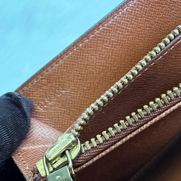 Stunning wallet - Picture 16 of 16